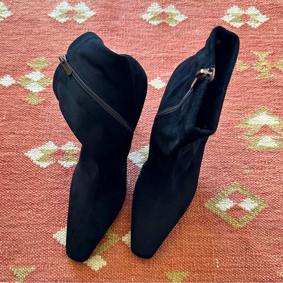 PIFERI Merlin Black Ankle Boot Vegan Suede Curved Heel elongated toe Size 40 New - Picture 7 of 13